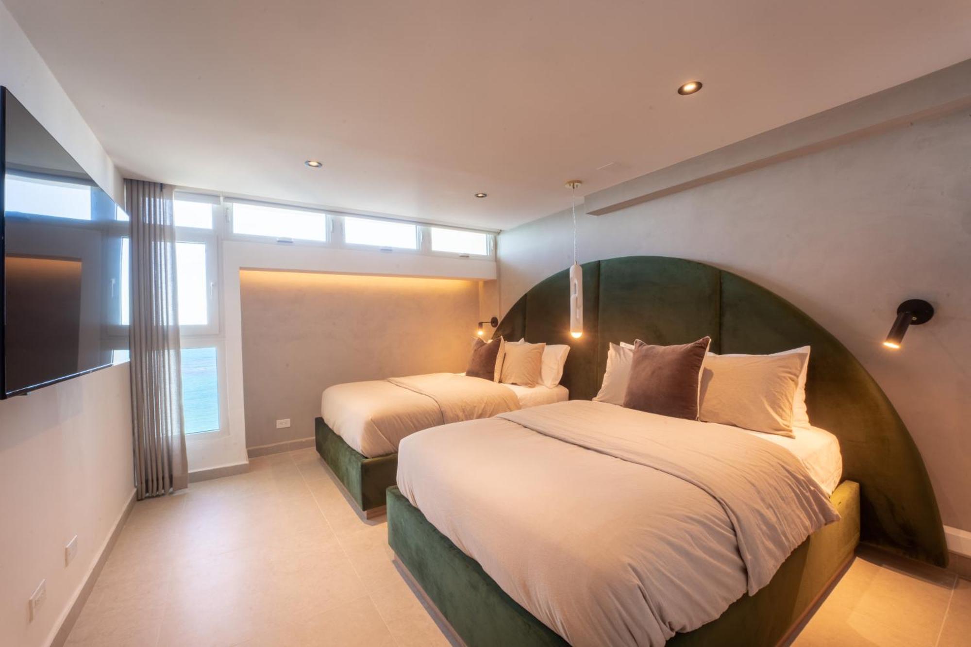 Ocean View Deluxe Suite: Pvt. Beach & Pool 산후안 외부 사진